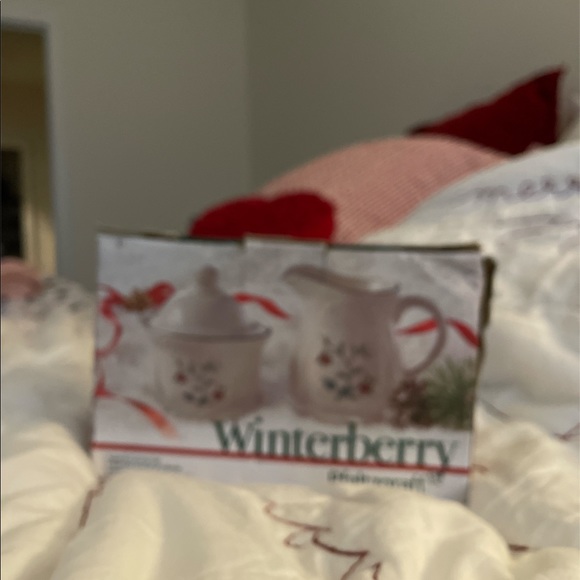 Winterberry Sugar & Creamer Set - Picture 5 of 5